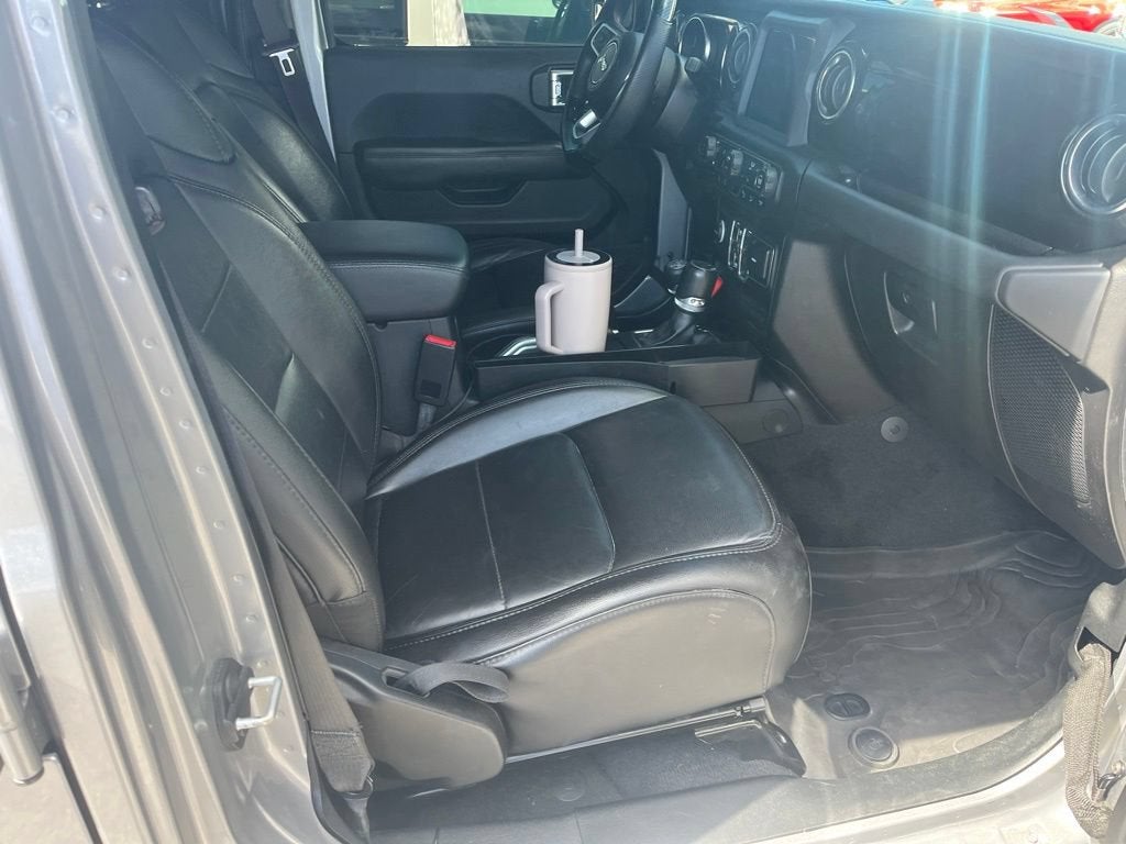 2020 Jeep Wrangler Unlimited Sahara Altitude 4x4