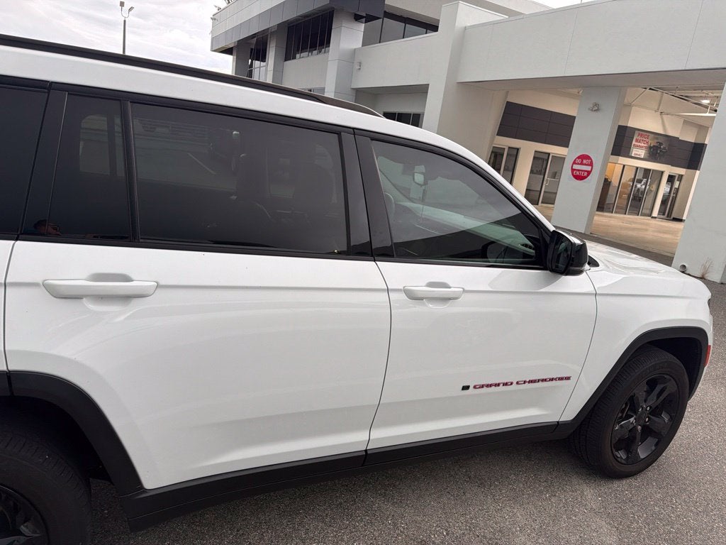 2023 Jeep Grand Cherokee L Limited 4x2