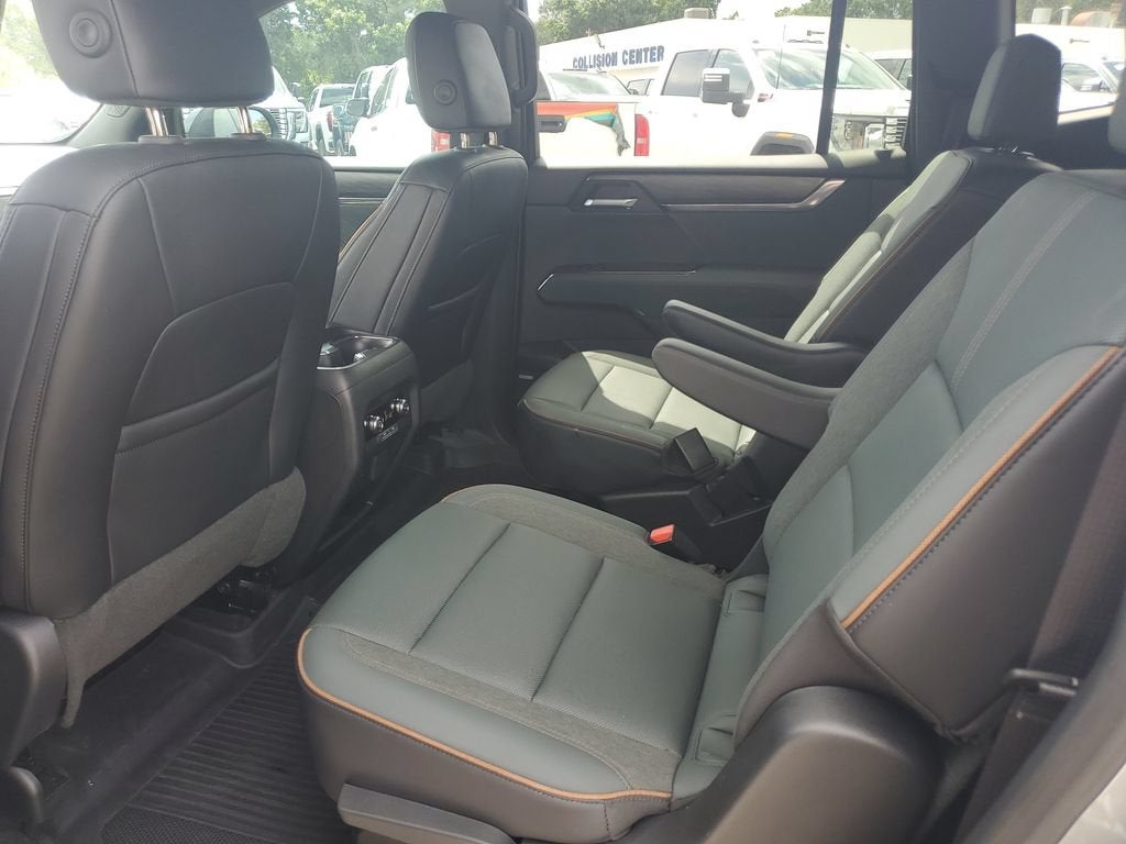 2025 GMC Acadia AT4