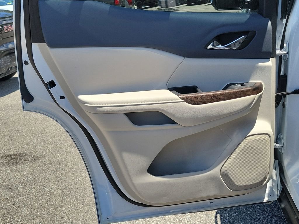 2022 GMC Acadia Denali