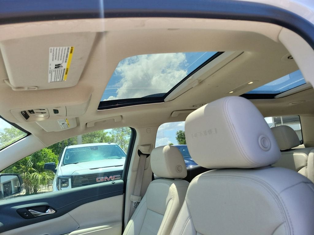 2022 GMC Acadia Denali