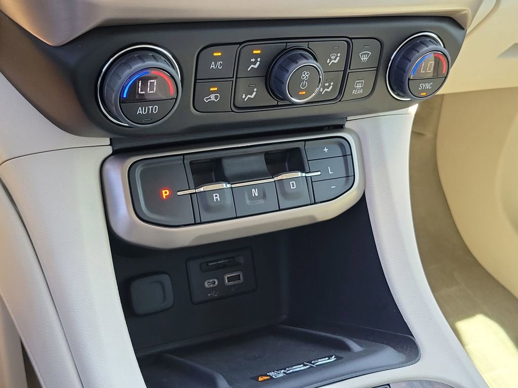 2022 GMC Acadia Denali