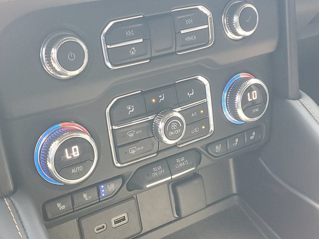 2022 GMC Yukon XL AT4