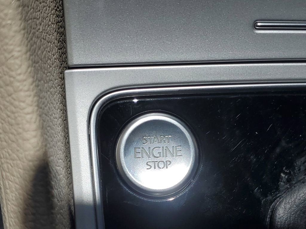 2019 Volkswagen Passat 2.0T Wolfsburg Edition