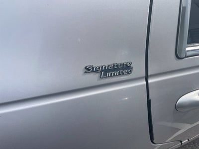 2011 Lincoln Town Car Signature Limited