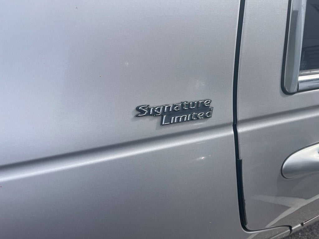 2011 Lincoln Town Car Signature Limited