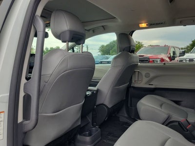 2023 Toyota Sienna XLE