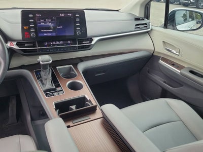 2023 Toyota Sienna XLE