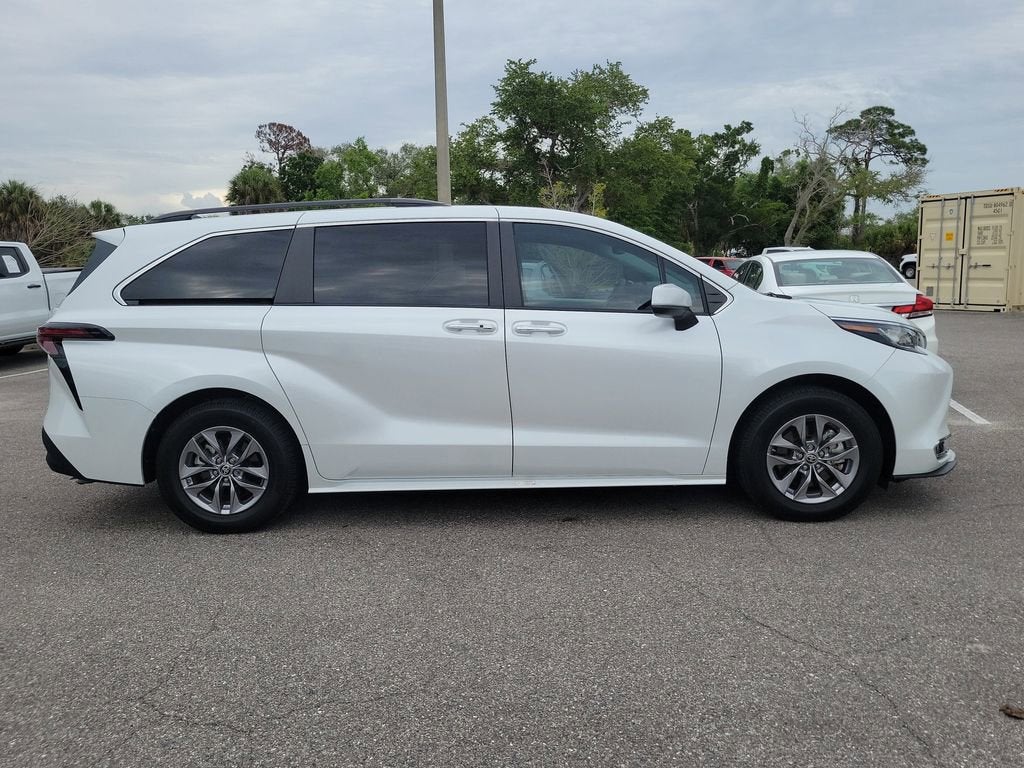 2023 Toyota Sienna XLE
