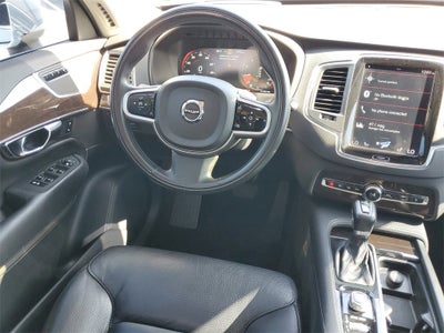 2019 Volvo XC90 Momentum